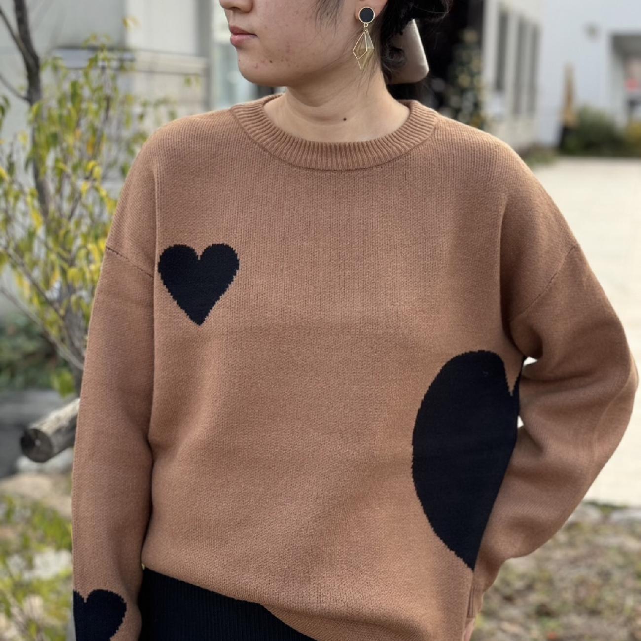 ファッション／服／コーデ／カーディガン／ニット／トレンド／リボン／リボンモチーフ／ハート／大人可愛い／お洒落／大人コーデ／津山／岡山／雑貨屋