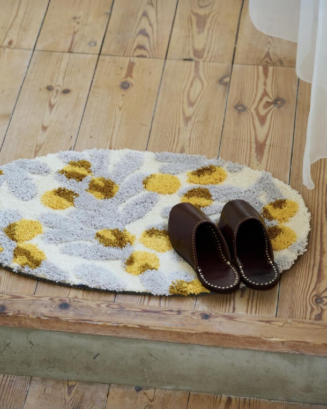 玄関マット／マット／洗える／滑り止め付き／ふかふか／踏み心地がいい／屋内用／耐久性／お手入れ簡単／北欧風／ナチュラル／シンプル／ボタニカル／花柄／玄関インテリア／エントランスマット／室内マット／キッチンマット／バスマット／模様替え／新生活準備／引っ越し祝い／来客準備／年末大掃除／おうちインテリア／津山／岡山／雑貨屋