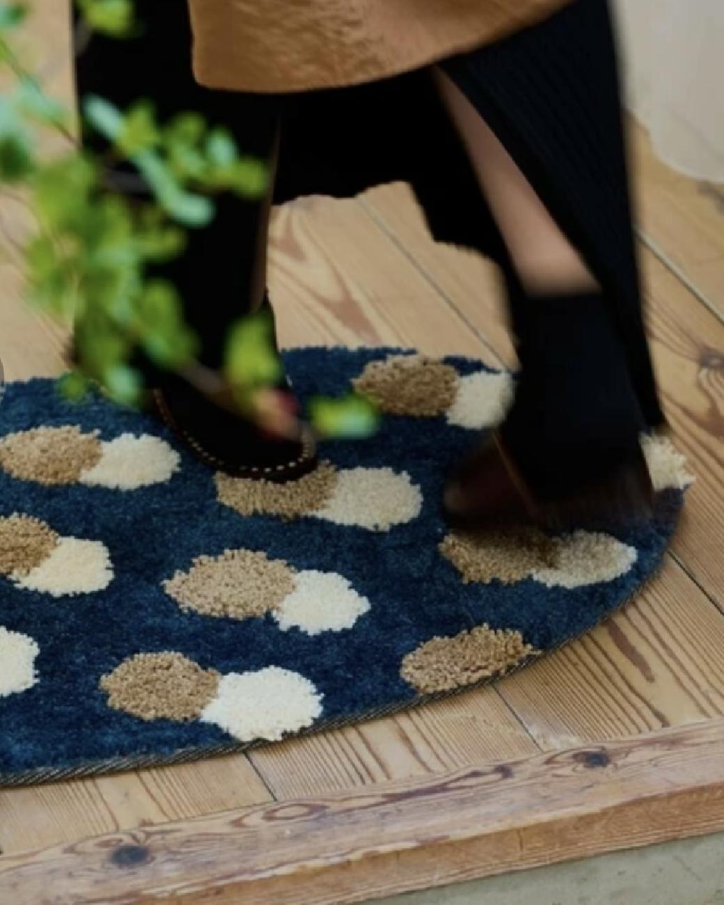 玄関マット／マット／洗える／滑り止め付き／ふかふか／踏み心地がいい／屋内用／耐久性／お手入れ簡単／北欧風／ナチュラル／シンプル／ボタニカル／花柄／玄関インテリア／エントランスマット／室内マット／キッチンマット／バスマット／模様替え／新生活準備／引っ越し祝い／来客準備／年末大掃除／おうちインテリア／津山／岡山／雑貨屋