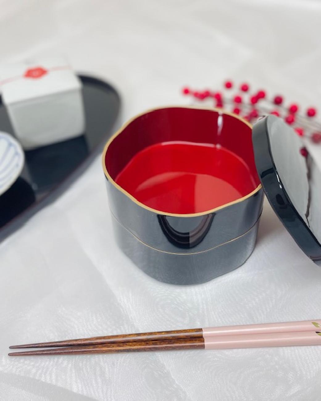 食卓／正月／お正月／おぼん／トレー／おわん／重箱／お重／めでたい／ハレの日／水引／御祝／伝統的／津山／岡山／雑貨屋