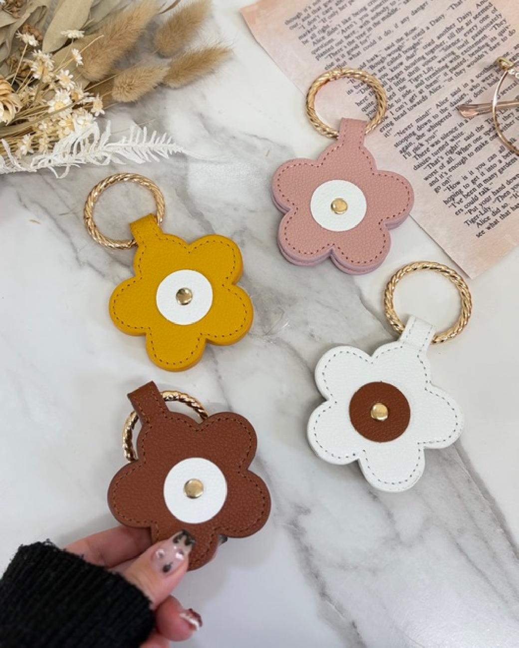 ハットクリップ／帽子／マスク／メガネ／サングラス／手袋／ハンカチ／チャーム／バッグ／お洒落／大人可愛い／大人気／花柄／デイジー／午／便利グッズ／津山／岡山／雑貨屋