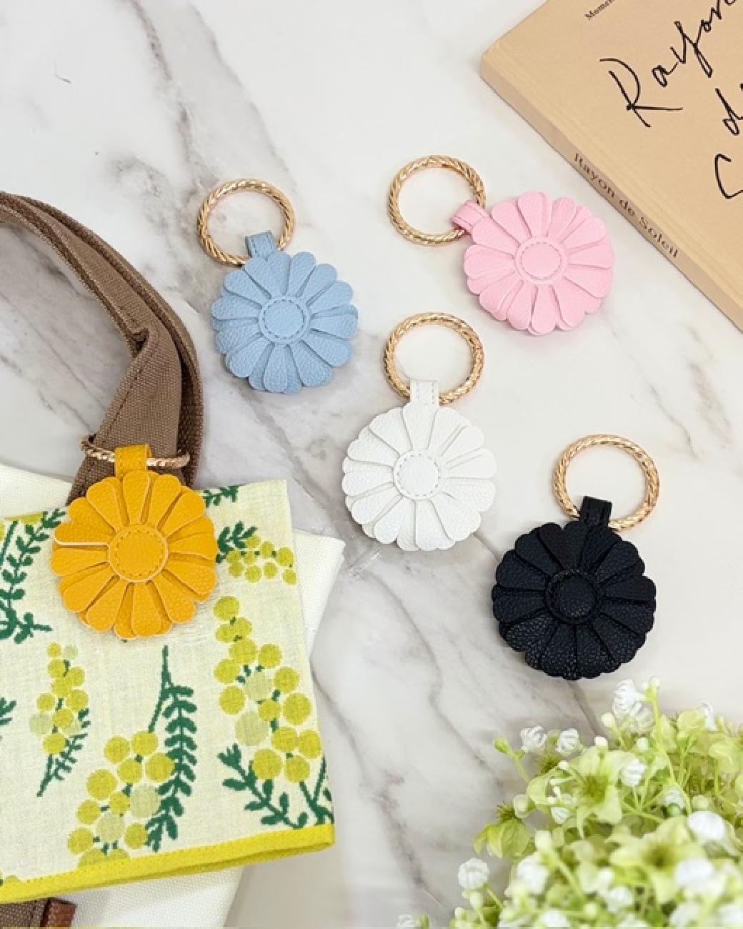 ハットクリップ／帽子／マスク／メガネ／サングラス／手袋／ハンカチ／チャーム／バッグ／お洒落／大人可愛い／大人気／花柄／デイジー／午／便利グッズ／津山／岡山／雑貨屋